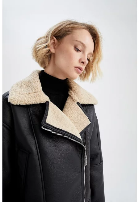 Яке от еко кожа с паднали ръкави