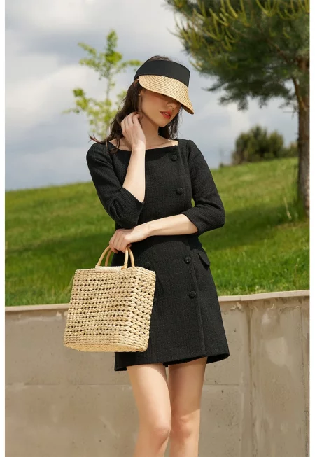 AVENUE No. 29 - Къса разкроена рокля с копчета - Черен