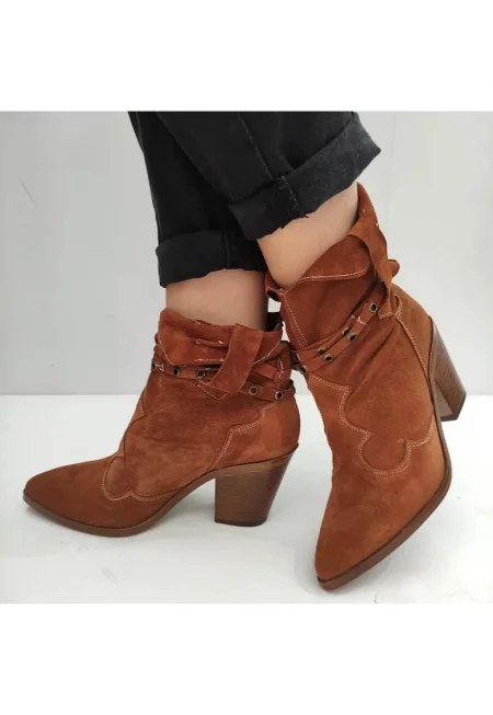 Дамски боти  3032-8 Елегантни - Кафяв велур