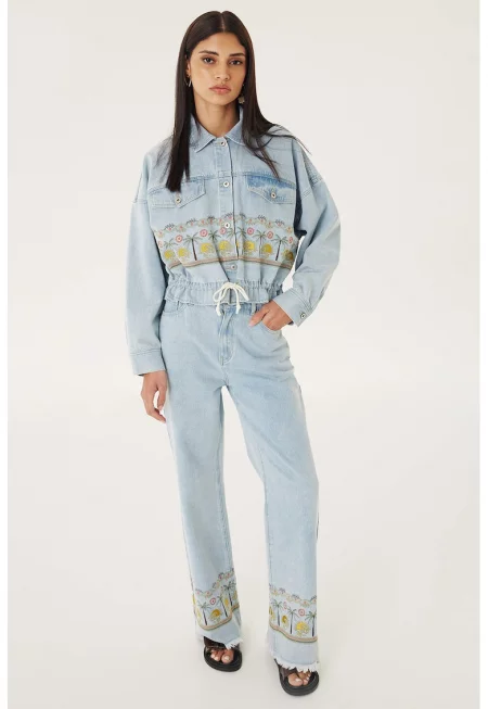 Дънки с бродерии и незавършен подгъв - Зелен/Светлосин/Синапено жълто