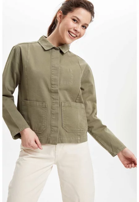 Дънково яке с пришити джобове