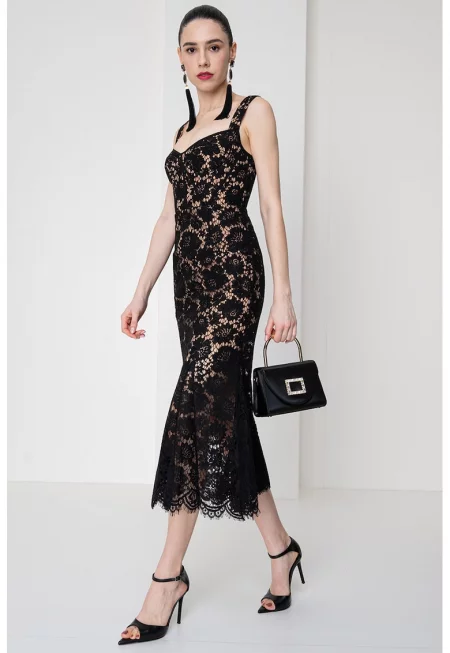 Дантелена рокля без ръкави