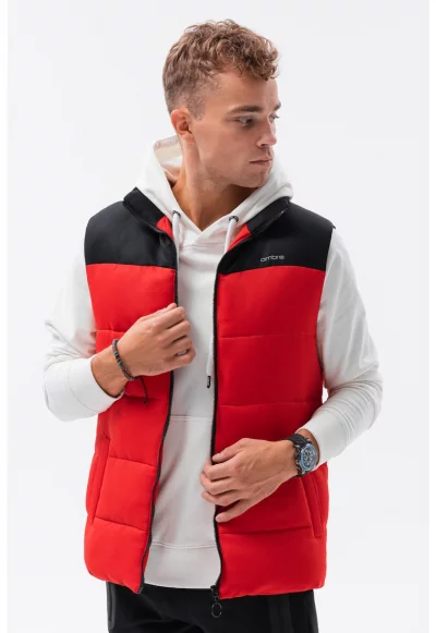 Елек с висока яка и цветен блок