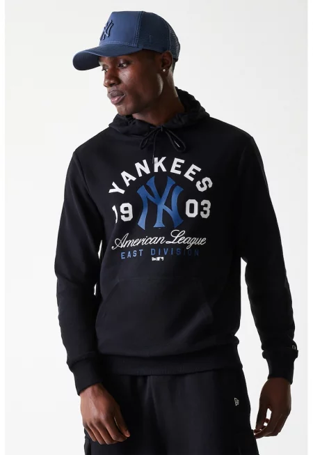 Худи с джоб кенгуру и лого - Черен