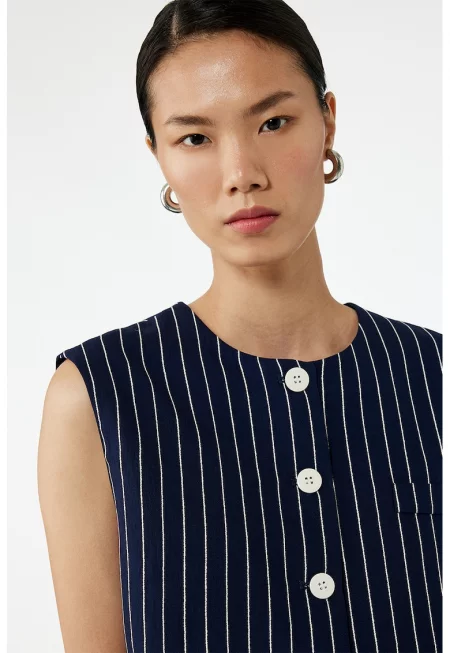 Къс раиран елек