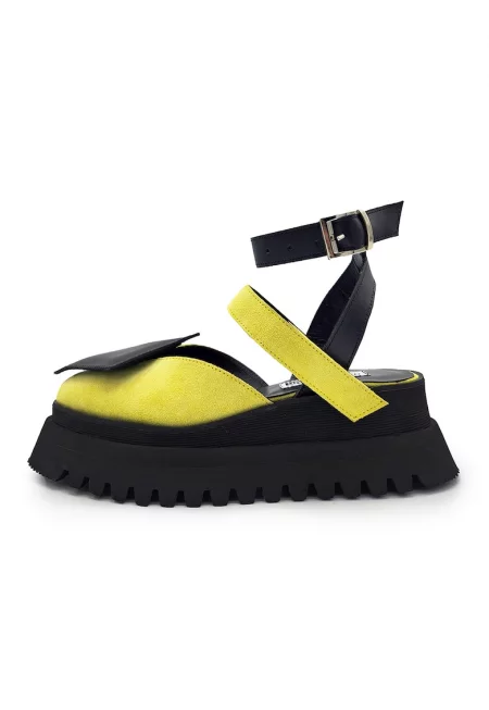 Кожени обувки с каишка на глезена