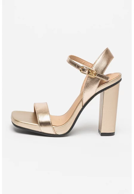 Кожени сандали с масивен ток - Златист
