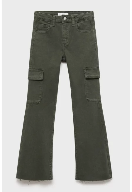 Леко разкроени дънки с джобове