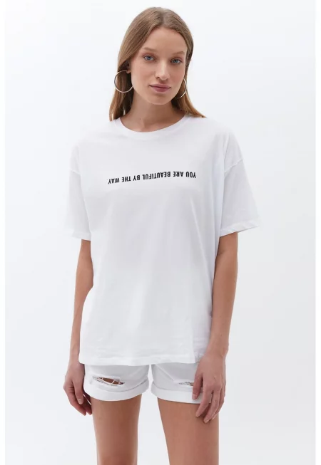 Памучна тениска с овално деколте