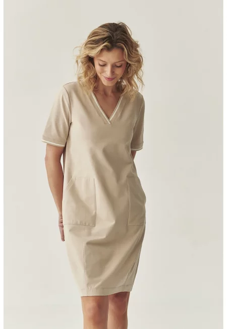 Права шпиц рокля с джобове - Бежов