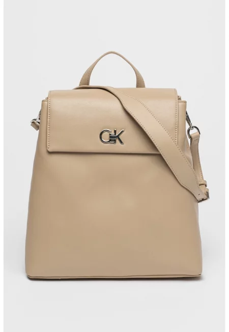 Раница с регулиуеми и отделящи се презрамки