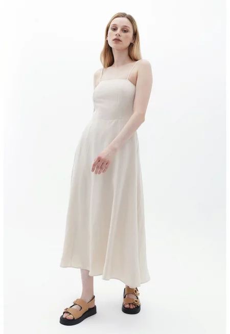 Рокля с лен без ръкави и с крепиран гръб - Крем