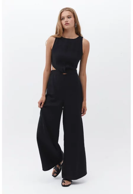 Широк гащеризон с овално деколте - Черен