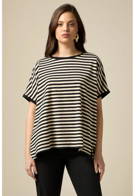 Свободна тениска с овално деколте и райе