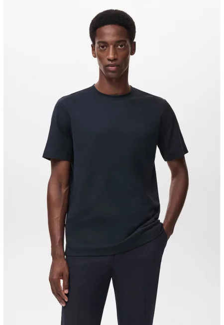 Тениска с овално деколте