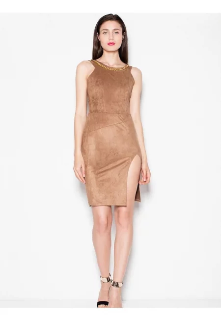 Вечерна рокля  кафяво - велур - дълбоко деколте - с колие бижу