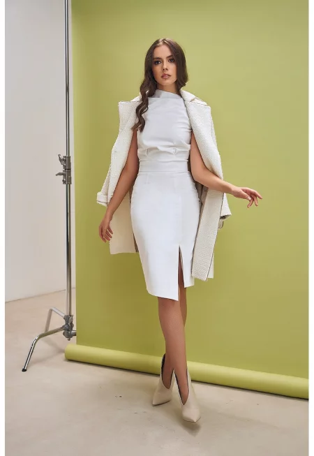 Вталена рокля със странична цепка - Бял