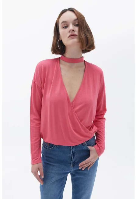 Застъпена блуза с отвори