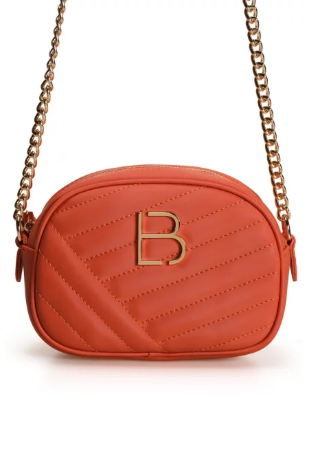 Чанта с капитониран дизайн