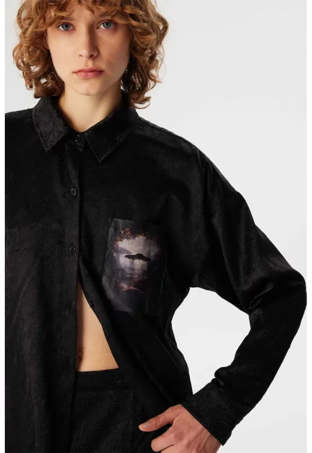 Кадифена риза с джоб - Черен