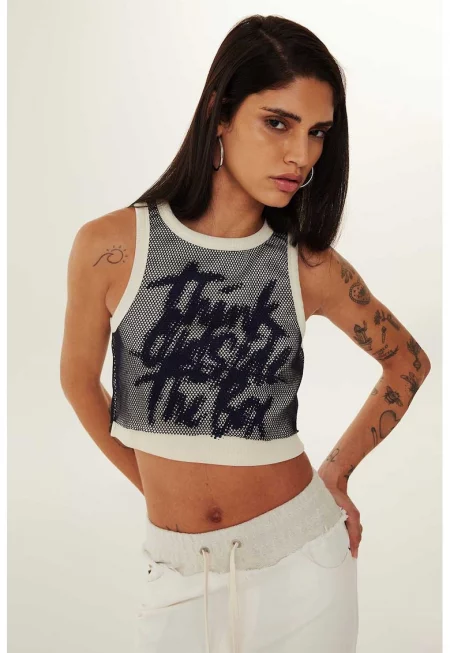 Къс топ с надпис