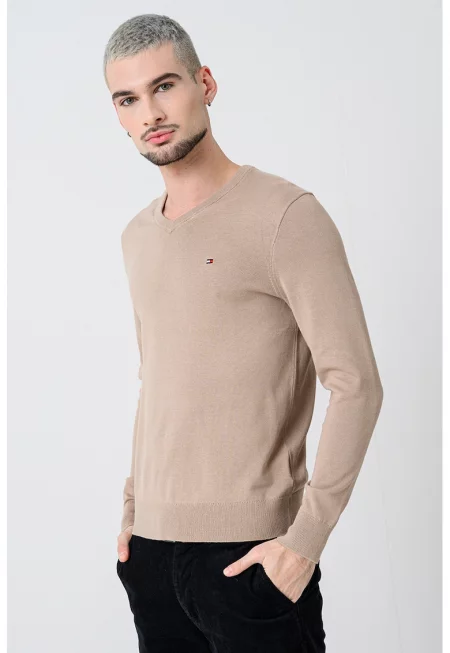 Памучен пуловер с шпиц