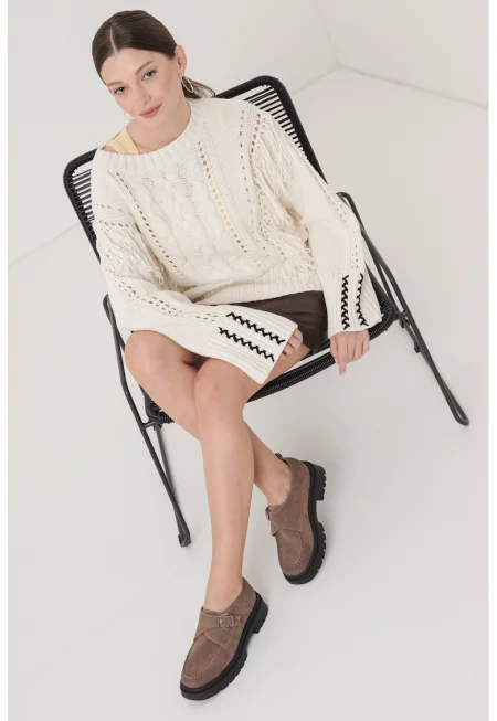 Плетен пуловер с ресни и ажур