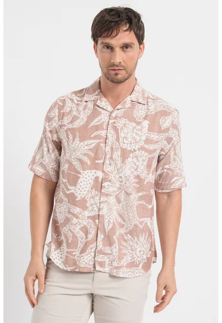 Риза с десен и раздвоен ревер