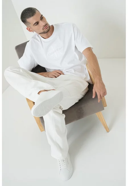 Тениска с овално деколте и лого