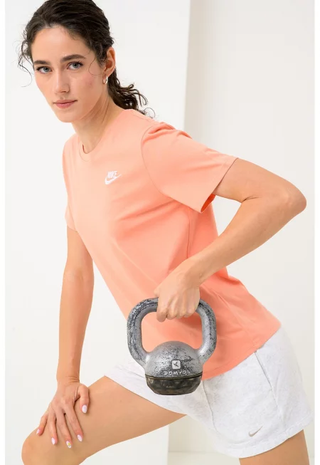 Тениска Sportswear Club Essentials с овално деколте