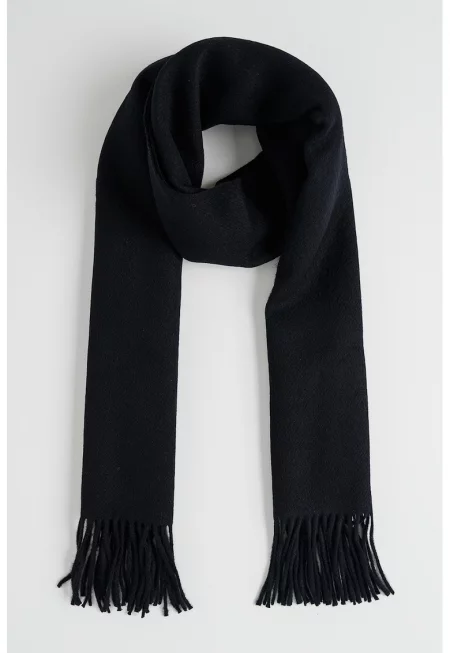 Вълнен шал с ресни