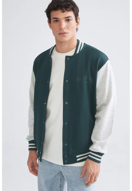 Яке College с капси