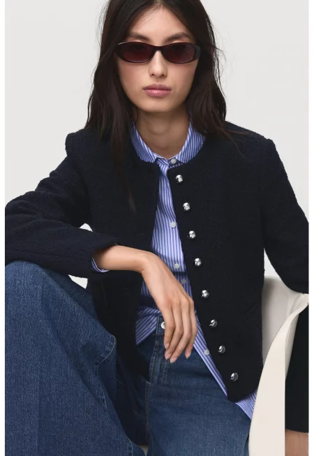 Яке с копчета и изчистен десен