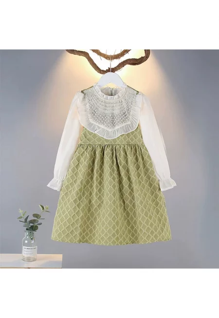 Зелена рокля за момиче с бродерия