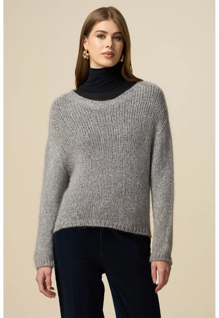 Бляскав пуловер с овално деколте - Сив