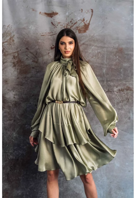 Къса рокля Sunna с коприна - Зелени аспержи