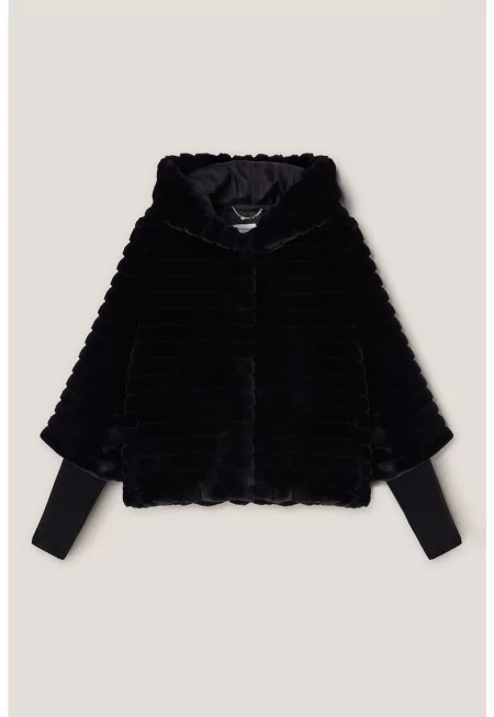 Късо палто с качулка и еко пух
