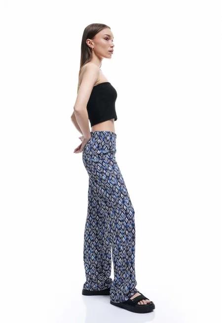 Панталон с висока талия и релеф