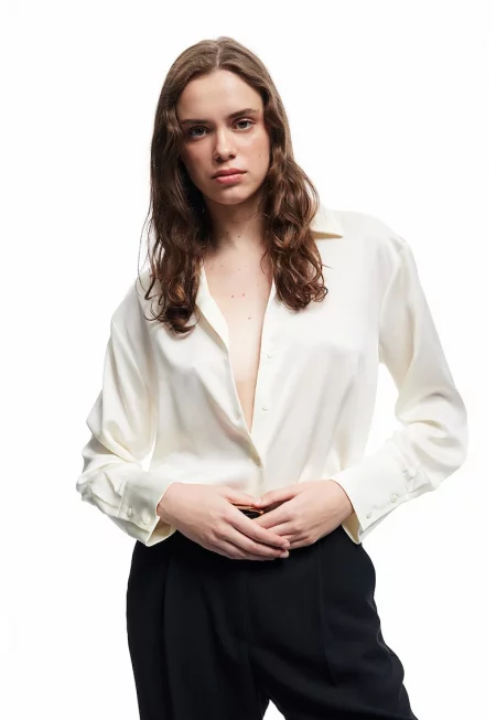 Риза с дълги ръкави