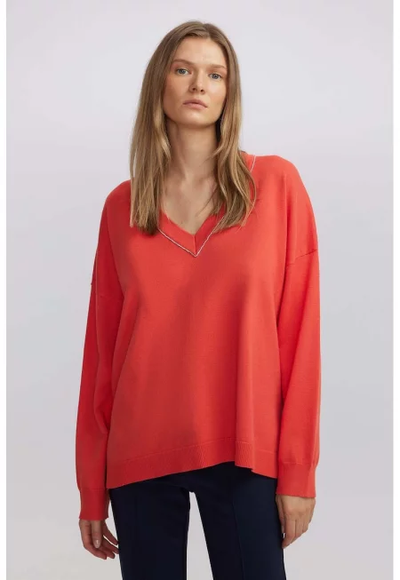 Свободен шпиц пуловер с паднали ръкави