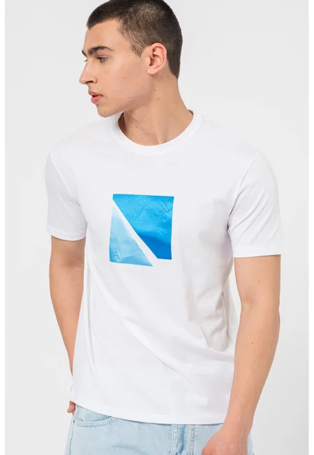 Тениска с овално деколте