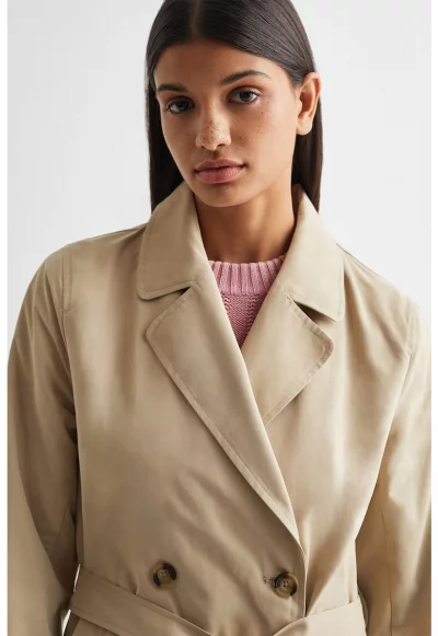 Тренч с двуредно закопчаване