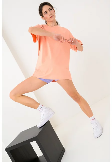 Уголемена тениска Sportswear Essential с овално деколте