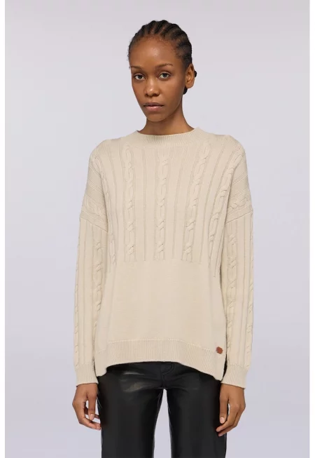 Вълнен пуловер с плетка осморка - Бежов