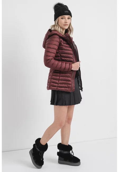 Вталено зимно яке от найлон с пухена вата - Бордо
